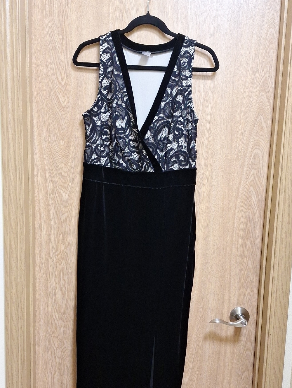 VENUS Black Lace-Accent Maxi Dress